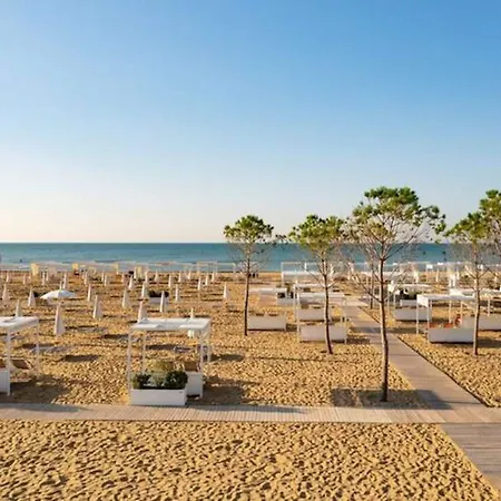 Sand, Sun, And Enjoy Your Escape Appartement